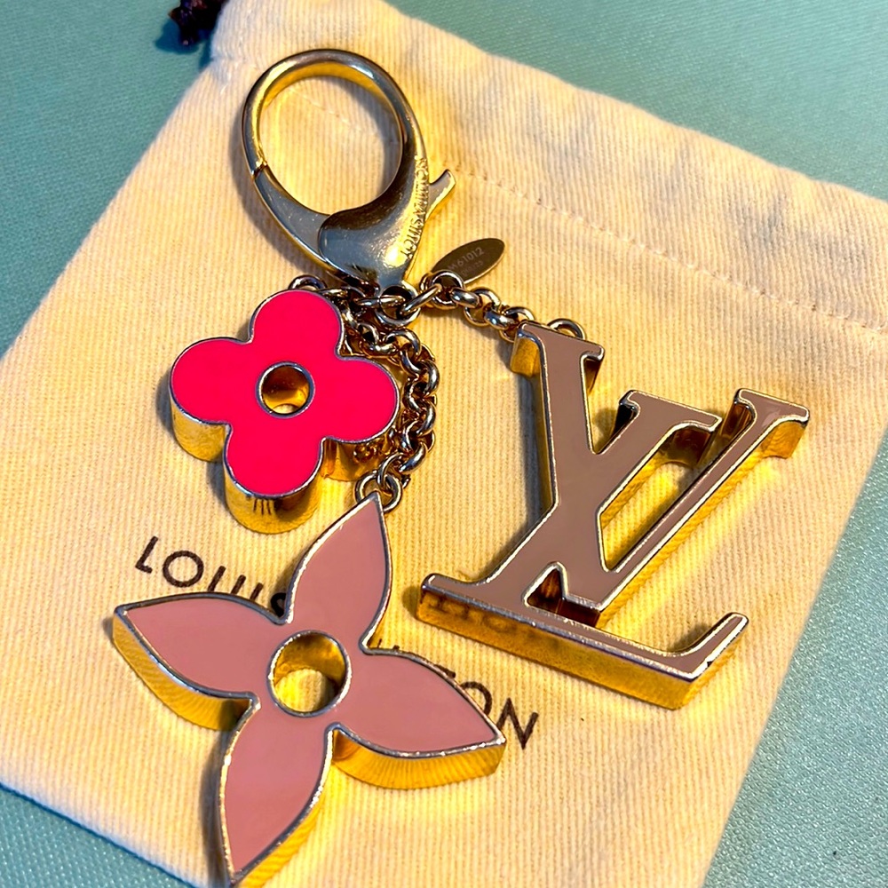 Authentic Louis Vuitton keychain purchased American Manhasset LV flagship store